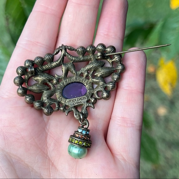 Heidi Daus Elaborate Victorian Brooch - Picture 4 of 7